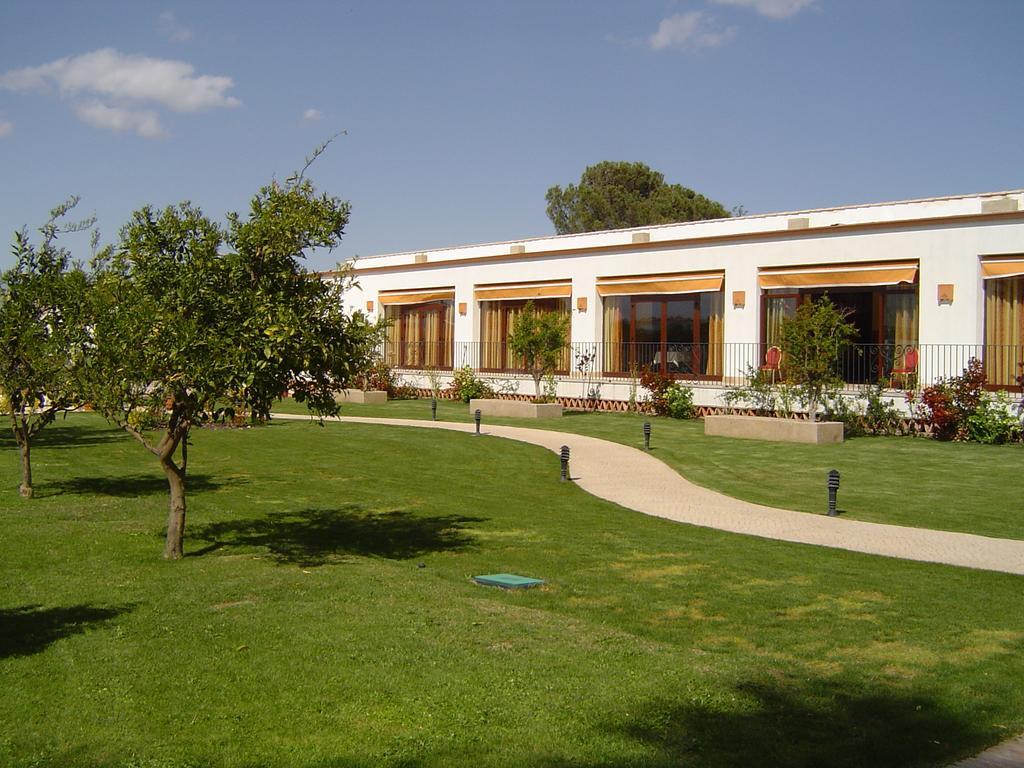Hotel Los Granados Navalmoral De La Mata Εξωτερικό φωτογραφία