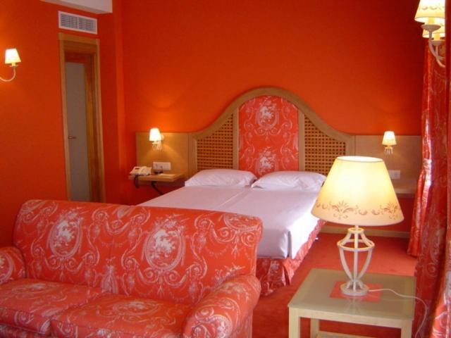 Hotel Los Granados Navalmoral De La Mata Εξωτερικό φωτογραφία